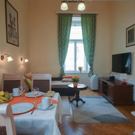 Centrum Vendeghaz Lägenhet Eger