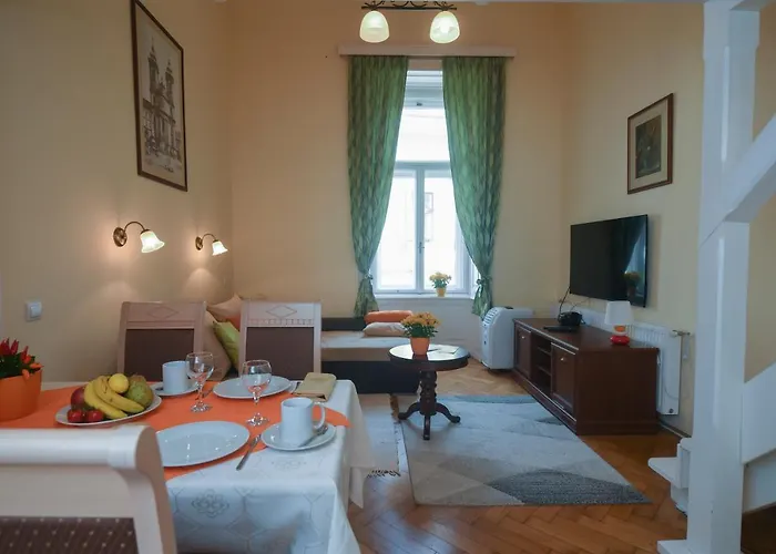 Centrum Vendeghaz Lägenhet Eger